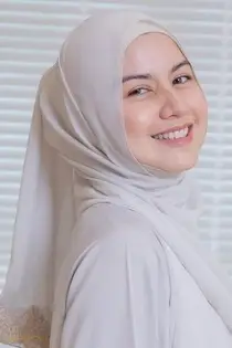Lisa Surihani