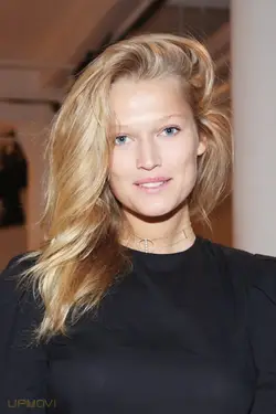 Toni Garrn