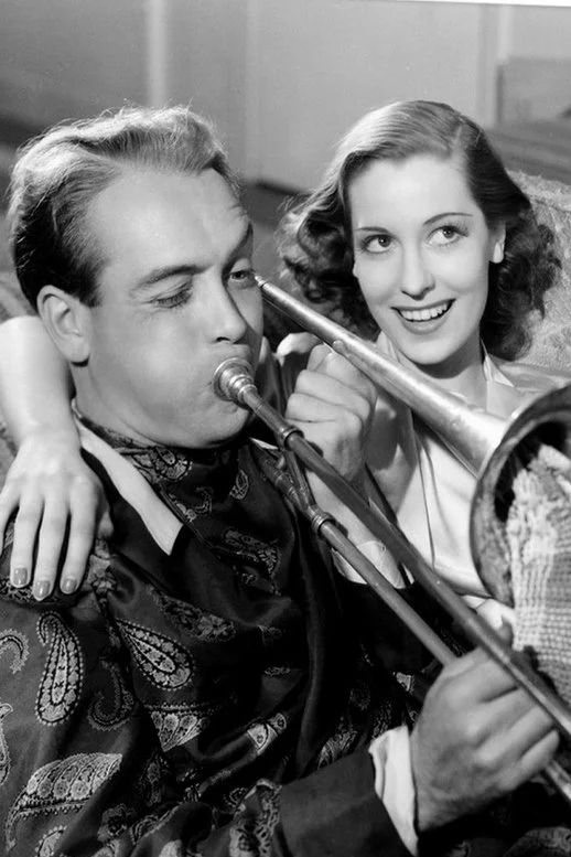 این مرد خبر است